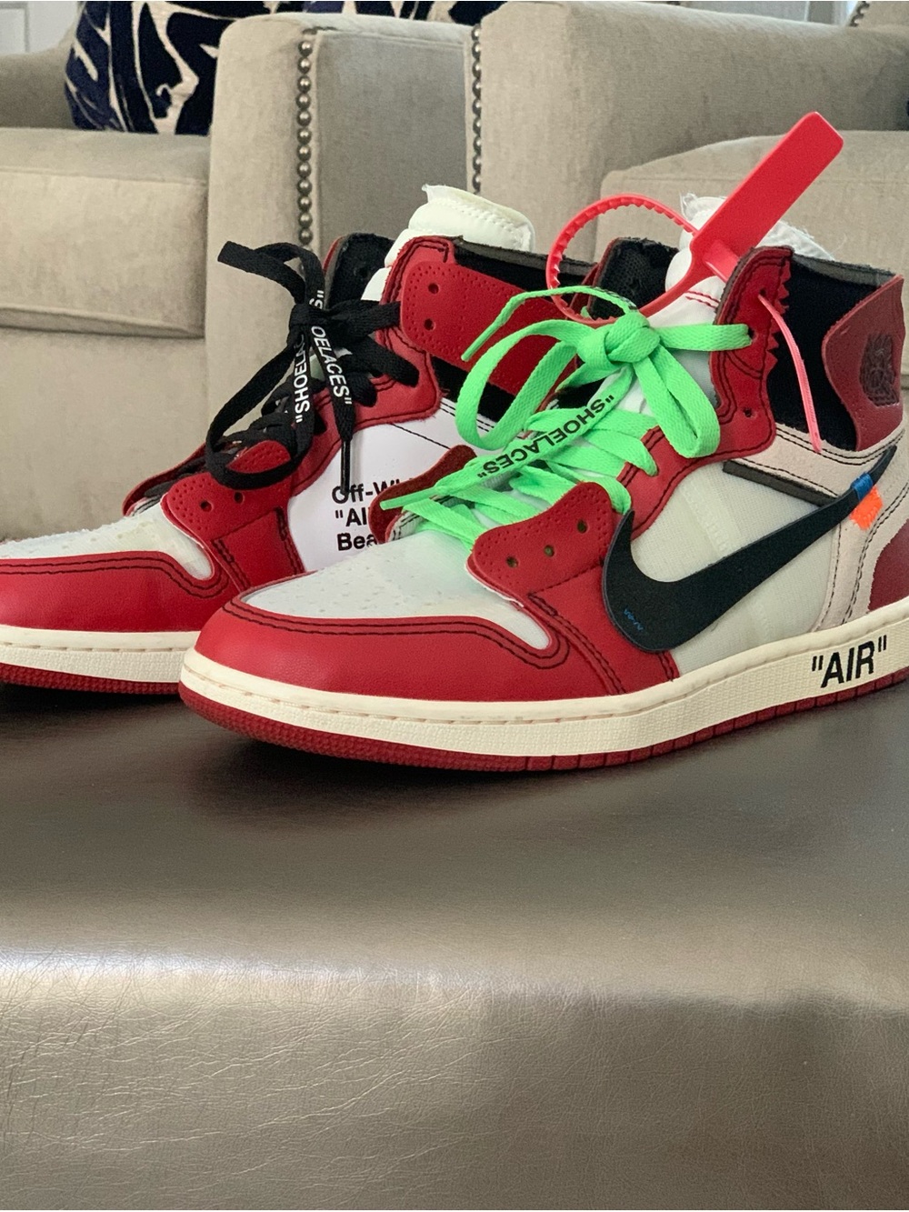 Off - White Jordan 1 (Chicago)